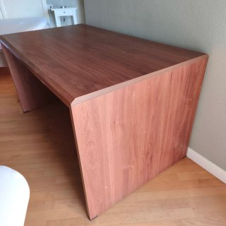 Mesa de escritorio de madera