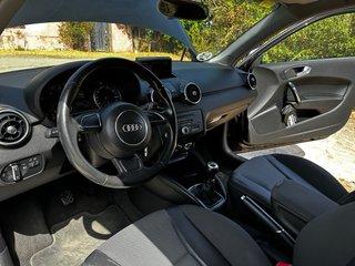 Audi A1 2012-163.000 km-NEGRO-ITV AL DIA-3p
