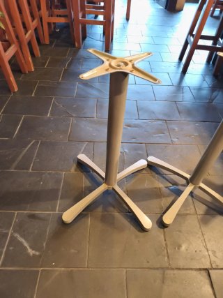 Soportes para mesas de metal