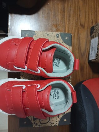 Zapatillas rojas para bebé Talla 26