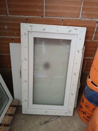 Ventana de PVC blanca