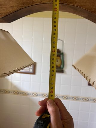 Lámpara madera y forja con tulipas tela