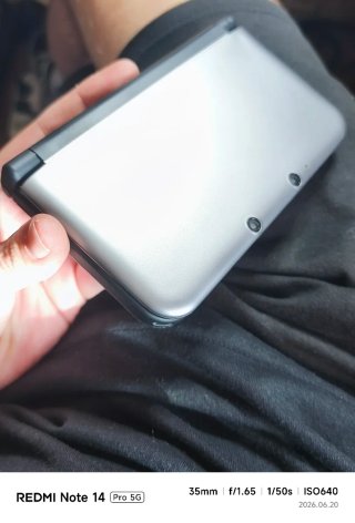 Nintendo 3DS XL + Caricatore e Stilo