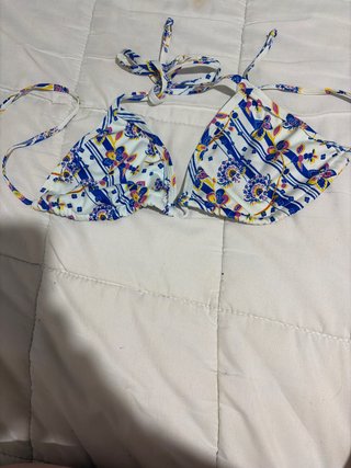 Parte arriba bikini blanco estampado flores