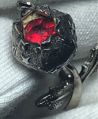 Broche Flor Plata Ley Carbujón Rojo + Regalo
