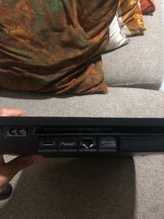PS4 Slim Negra (precio negociable)