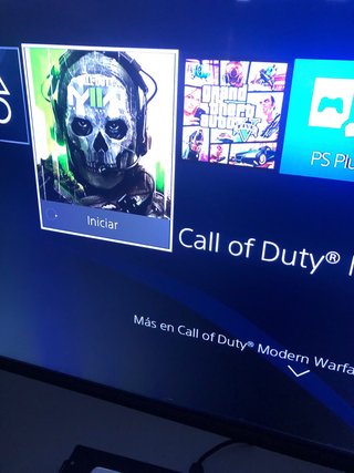 PS4 Slim Negra (precio negociable)