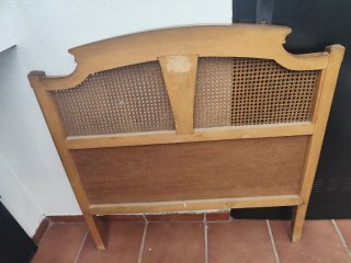 Cabecero de cama madera y ratán