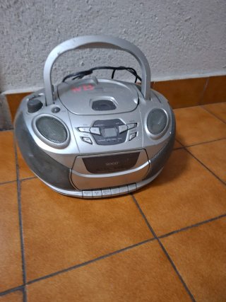 Radio SOGO Plata y Negro