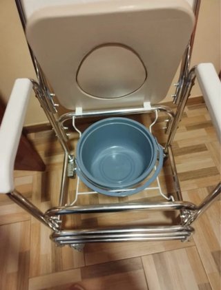 Silla/orinal wc con ruedas -NUEVA-