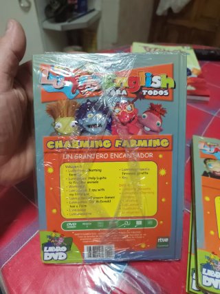 Libro DVD Kids English Charming Farming