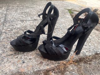 Zapatos de tacón negros talla 37
