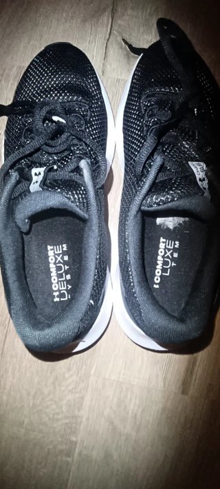 Deportivas Under Armour Negras y Blancas