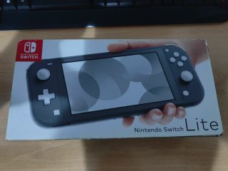 Nintendo Switch Lite + Juegos