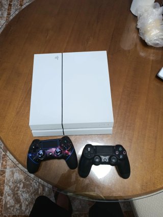 PS4 (PlayStation 4) Bianca
