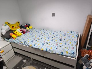 Lotes de muebles Ikea y otras