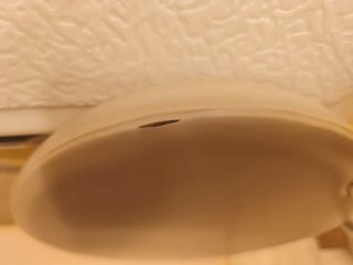 Silla de baño con inodoro y ruedas