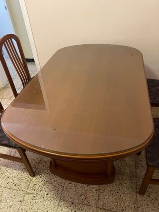 Mesa de comedor con 4 sillas