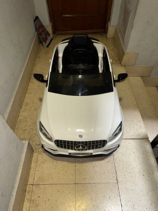Coche eléctrico niño