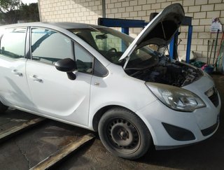 472390 13589374 centralita opel meriva b essentia