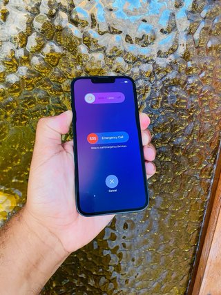 iPhone 13 128GB Rojo - Como Nuevo