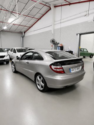 Mercedes-Benz Clase C 2005
