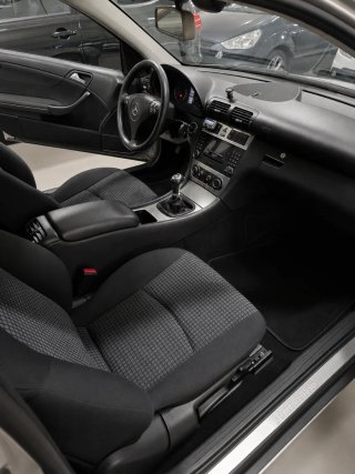 Mercedes-Benz Clase C 2005