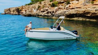 ALQUILER BARCO SIN LICENCIA  (Silver 555) 40CV