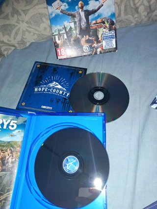 5 Giochi PS4: Rainbow Six Siege, Watch Dogs 2, ARK