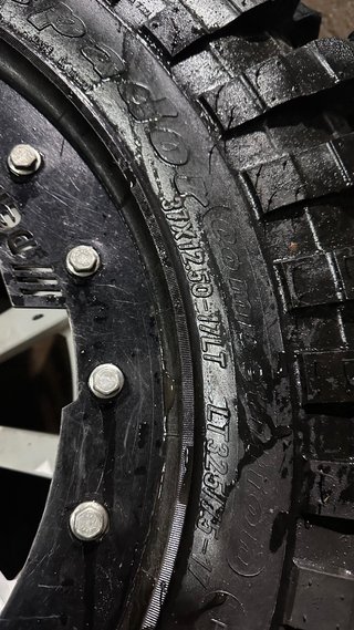Maxxis Trepador 37x12.5 R17