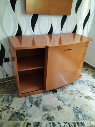 Mueble y Estantería Madera y Cristal