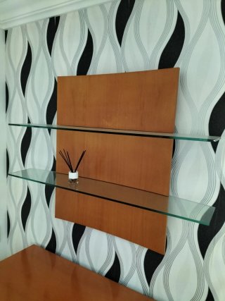 Mueble y Estantería Madera y Cristal