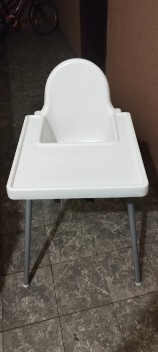 Trona blanca como nueva