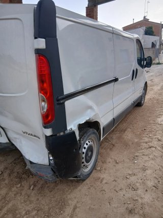 Opel Vivaro 2007 GOLPE TRASERO