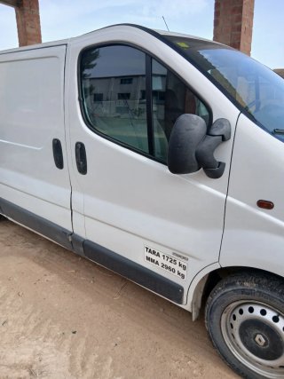 Opel Vivaro 2007 GOLPE TRASERO