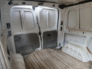 Opel Vivaro 2007 GOLPE TRASERO