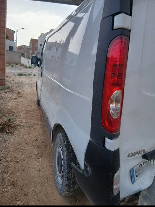 Opel Vivaro 2007 GOLPE TRASERO
