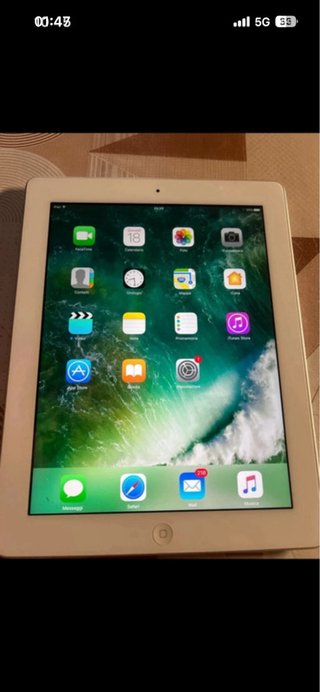 iPad 4ª gen Wi-Fi bianco