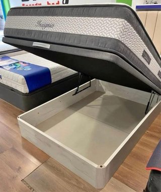 Cama con colchón nuevo