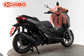 YAMAHA XMAX 125