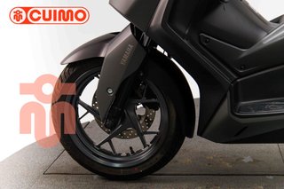 YAMAHA XMAX 125