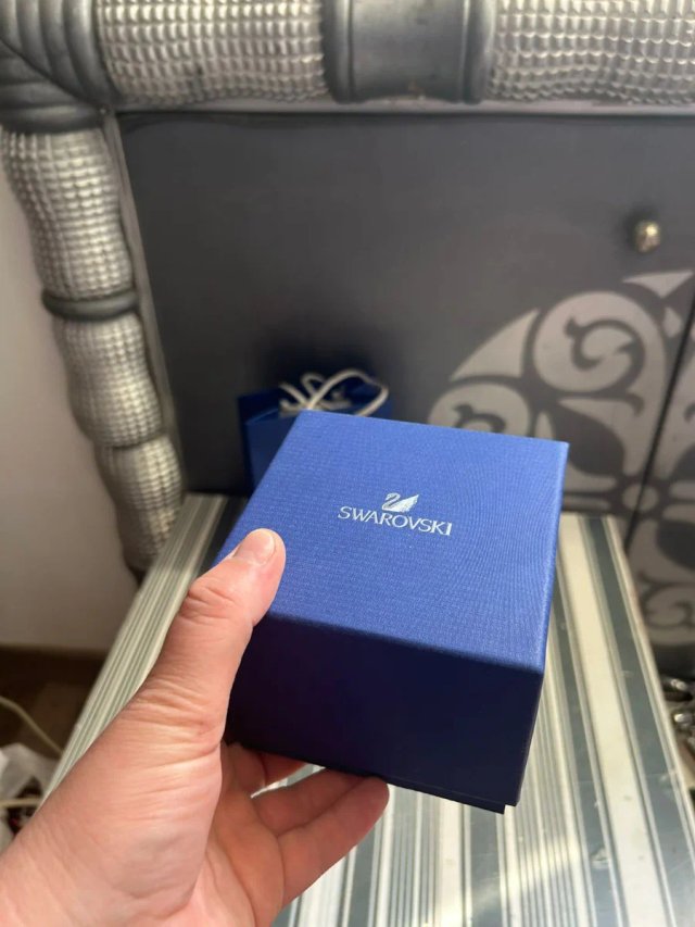 Caja de reloj con bolsa de regalo Swarovski