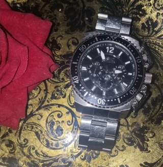 Reloj Invicta Hombre Negro y Plateado
