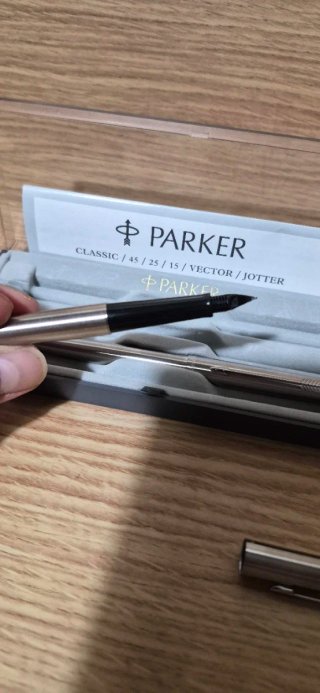 Lote de 7 bolígrafos Parker ,Pierre Cardin, cross.