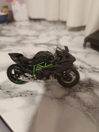 Figura Moto Kawasaki Ninja H2R Negra