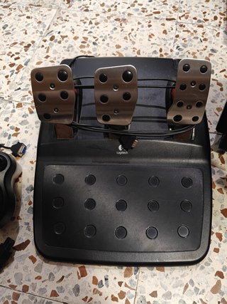 Volante Logitech G27 con Pedales y Palanca