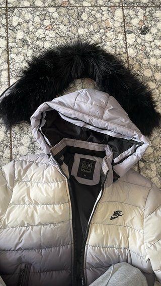 Chaqueta Nike acolchada con capucha