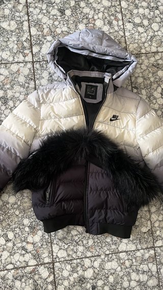 Chaqueta Nike acolchada con capucha