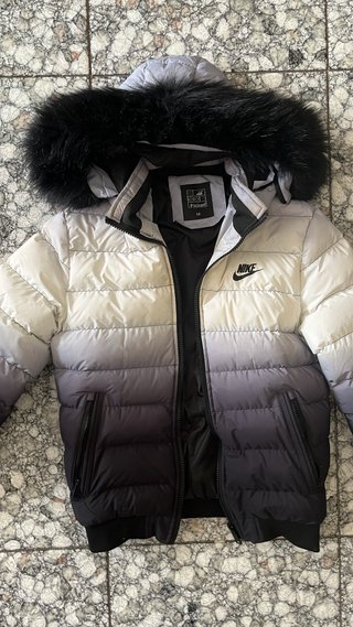 Chaqueta Nike acolchada con capucha