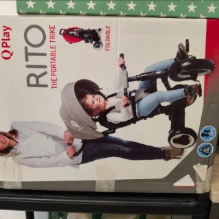 Triciclo infantil negro como nuevo muy práctico